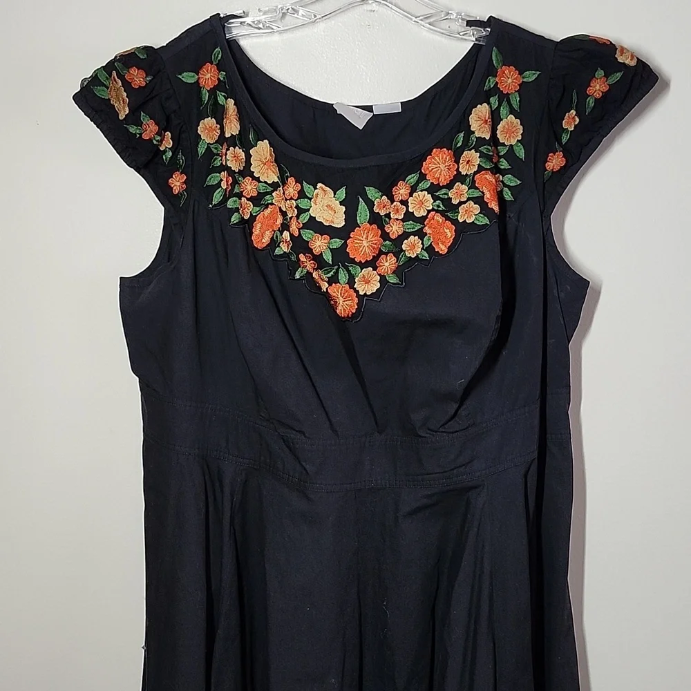 Eshakti Floral Embroidered Black Dress Scoop Neck Cap Sleeve Wedding  Guest
